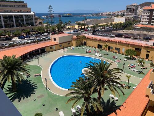 Newly renovated Vistas Muelle de Los Cristianos Pier view ...