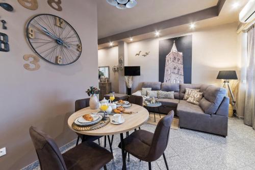Deluxe Apartment No.8