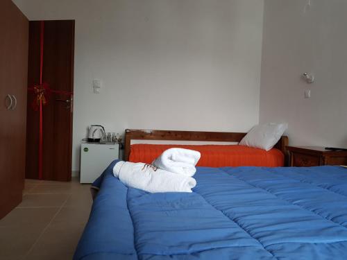 Gallery image of Petra & Elato Art Hotel in Valtessiniko 
