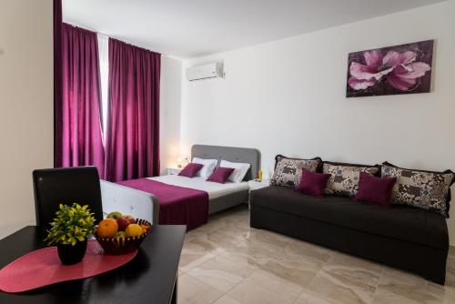 Imagen de la galería de Apartments Sunrise, en Herceg-Novi