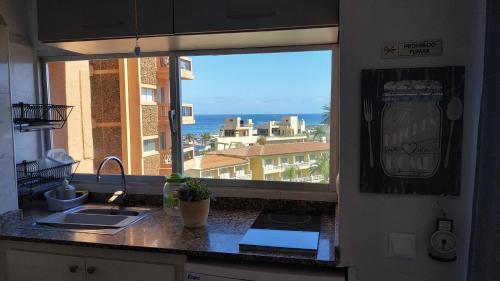 Fotografia z galérie ubytovania Yksiö, lähellä rantaa v destinácii Puerto de la Cruz