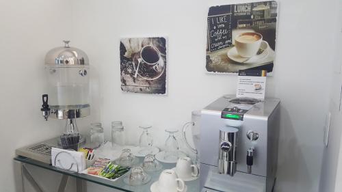 Tetera y cafetera en Suites 109 GH Usaquén