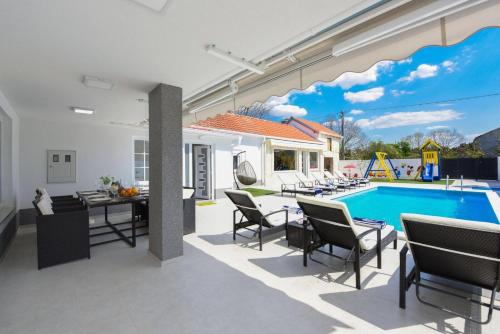 Villa Mare - with HEATED POOL – Photos 3