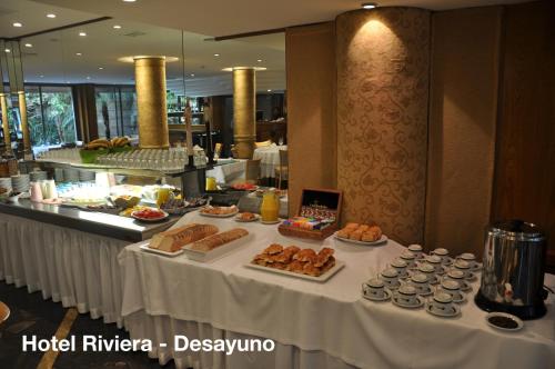 Jídlo v hotelu nebo okolí