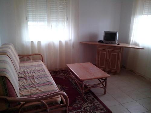 Lovely Apartment w 1 bedroom and garden view