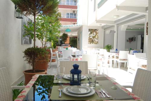 Gallery image of Mostar Hotel in Ayvalık