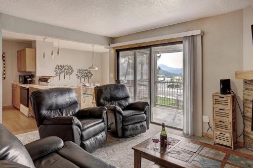 F108 Lake Cliffe Condo – Photos 3