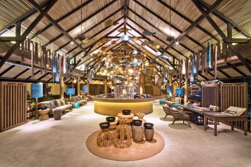Cape Panwa Hotel Phuketにあるシーティングエリア