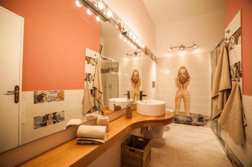 Et badeværelse på Casa D'Arte Shoshanna