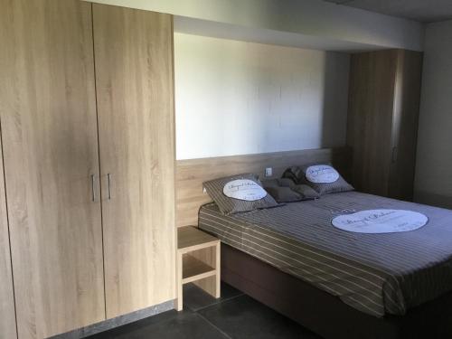 Katil atau katil-katil dalam bilik di Hoeve Ten Rooden Duifhuize