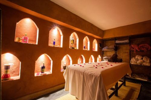 A restaurant or other place to eat at Riad Ayadina & SPA