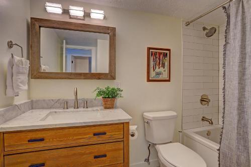 Phòng tắm tại Lances West 13 Condo