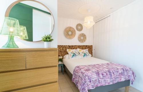 Llit o llits en una habitació de Beach Apartment in the heart of Tamariu
