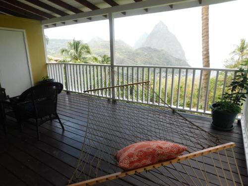 Ein allgemeiner Bergblick oder ein Berglick von des Resorts aus