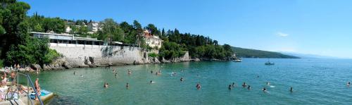 Heart of Volosko - Steps to the Sea - Private Parking Included
