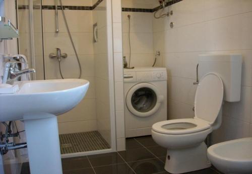 Gallery image of Holiday home Jaroje- 80m from beach in Pa&scaron;man