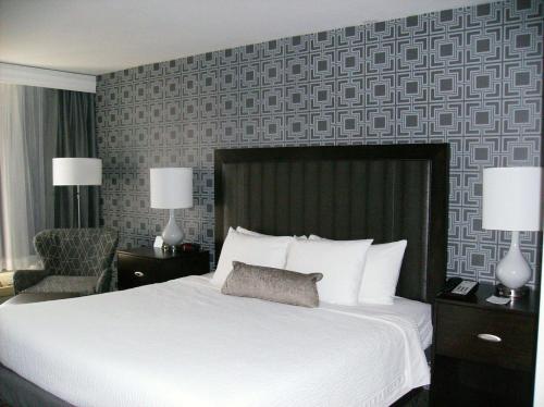 Ένα ή περισσότερα κρεβάτια σε δωμάτιο στο Best Western Plus Bradford Inn