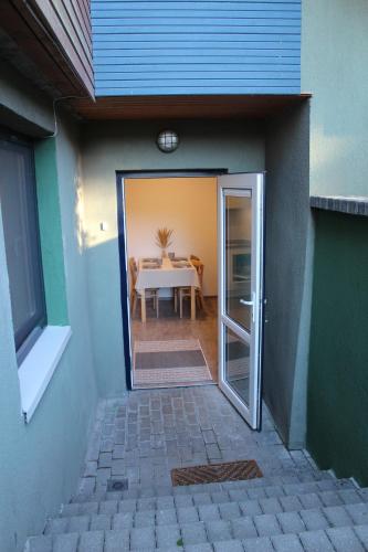 Pušelė में एक बालकनी या छत