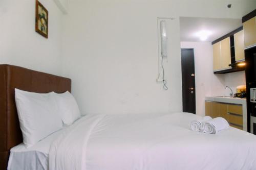 Katil atau katil-katil dalam bilik di Best Location Studio Park View Condominium Apartment By Travelio