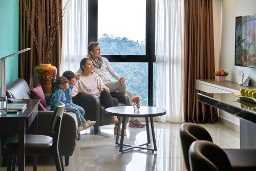 Επισκέπτες που μένουν στο Grand Ion Delemen Hotel