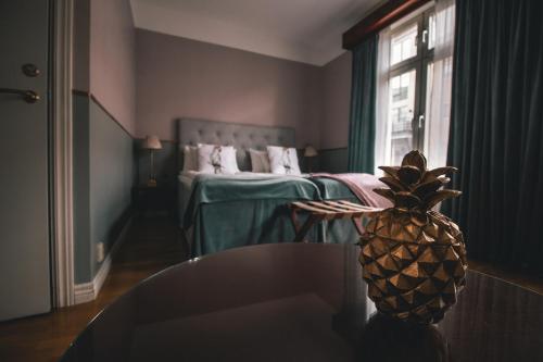 Säng eller sängar i ett rum på Mojo Hotell