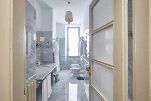 Un baño de Villa Platamone