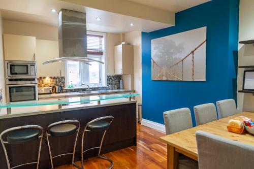 Apartment No 1 - The Old Red King Pub, Whitefield, Manchester photo 5