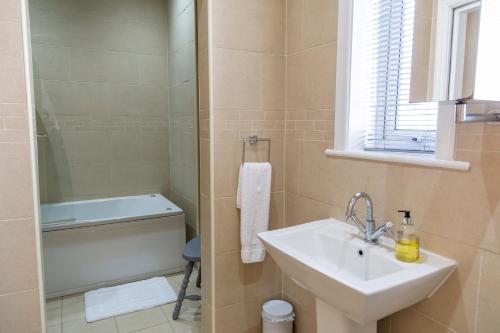 Apartment No 1 - The Old Red King Pub, Whitefield, Manchester photo 21