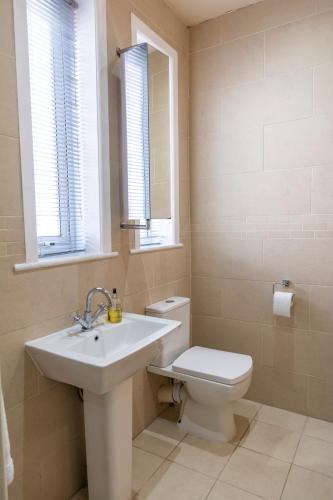 Apartment No 1 - The Old Red King Pub, Whitefield, Manchester photo 20