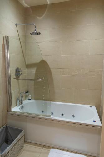 Apartment No 1 - The Old Red King Pub, Whitefield, Manchester photo 19