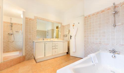 Hotel Le Grimaldi by Happyculture photo 86