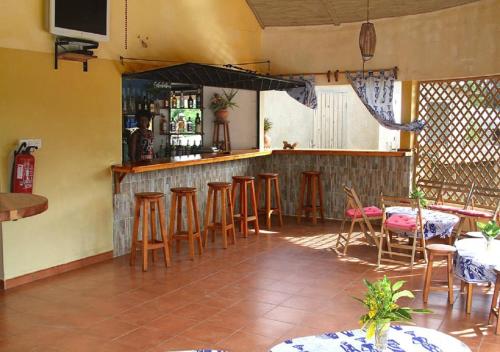 Lounge alebo bar v ubytovaní Le Petit Quartier "Chez Amanthia"