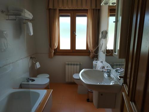 Ванная комната в Apartamentos Cruceiro