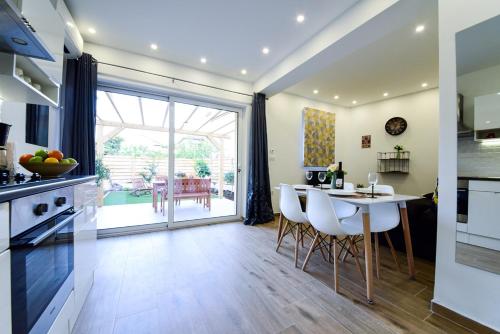 Η κουζίνα ή μικρή κουζίνα στο Lipo je