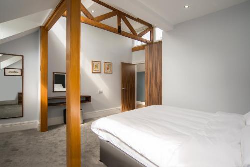 Ein Bett oder Betten in einem Zimmer der Unterkunft The Castle Collection - 42 Castle Street