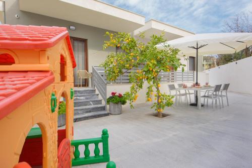 Gallery image of Meltemi luxury apartments in Nea Roda