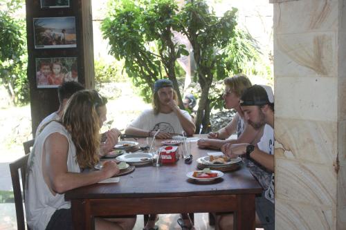 Gæster der bor på Mamo Hotel Uluwatu