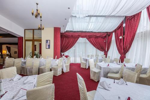 Zdjęcie z galerii obiektu Hotel Miraj - Restaurant & Sauna & Biliard w mieście Poiana Brașov