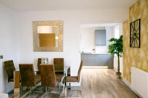 Rowan Tree - Your Apartment photo 45
