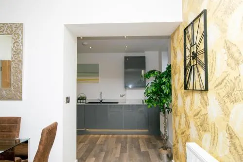 Rowan Tree - Your Apartment photo 44