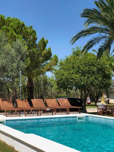 Бассейн в Country Villa Peloponnese with tennis court and pool или поблизости