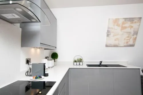 Rowan Tree - Your Apartment photo 12