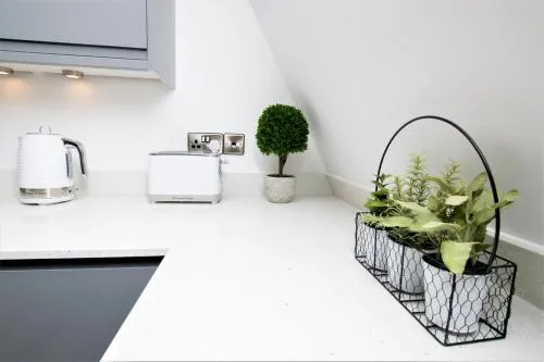 Rowan Tree - Your Apartment photo 13