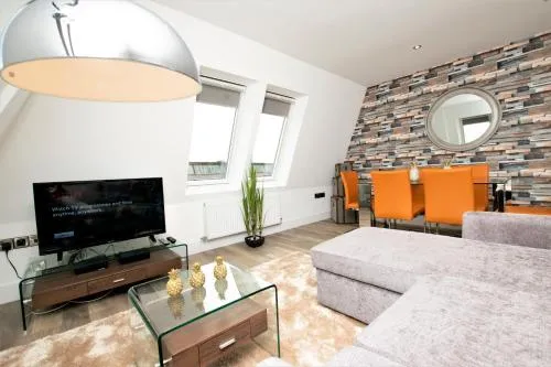 Rowan Tree - Your Apartment photo 5