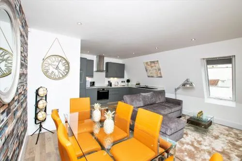 Rowan Tree - Your Apartment photo 4