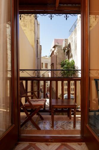 Sali Chelidonaki boutique suite