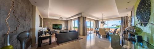 Appt 401-3-Bed-Heaven Beach-Paseo-All year heated pool-Free Bikes