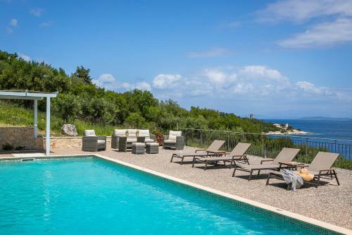 Πισίνα στο ή κοντά στο Martini Waterfront Suites