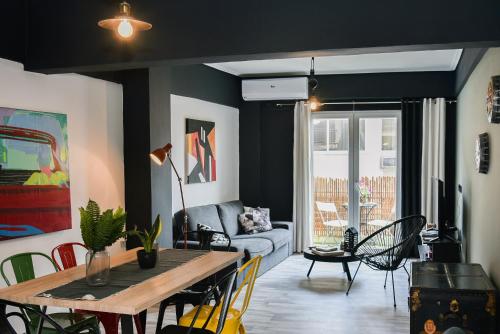 Home Plus Psirri Apartment