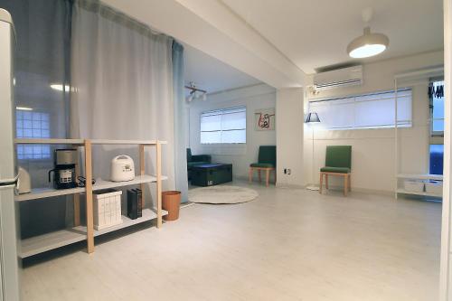 Spacious Tokyo Apartment for 6-8 Guests!! 1 min to Morisita Station , Direct to Shinjuku